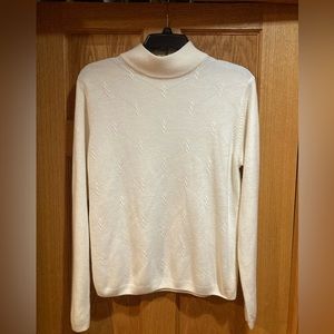 Studio works Womens sweater.